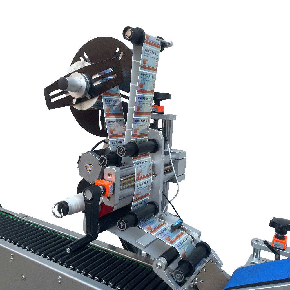 Horizontal self-adhesive labeling machine