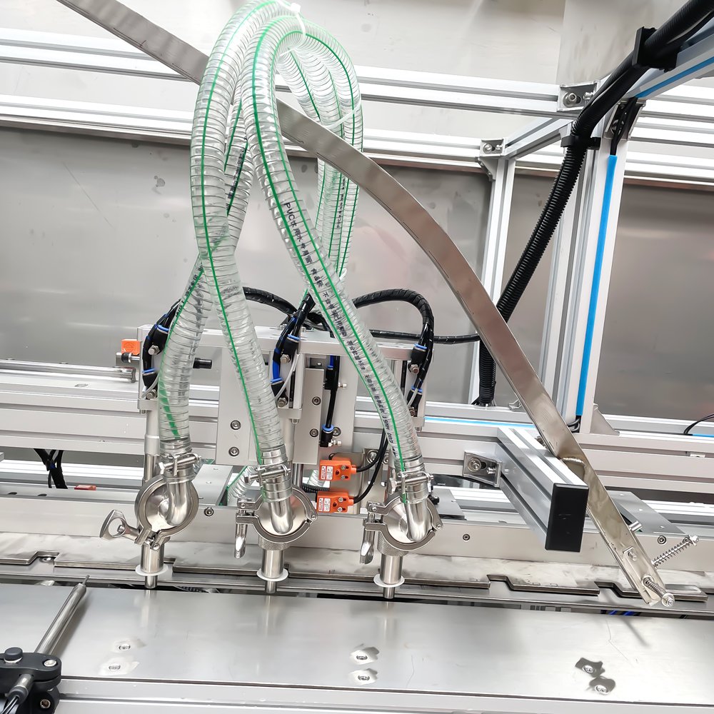 Self-supporting bag three-head cabinet filling machine